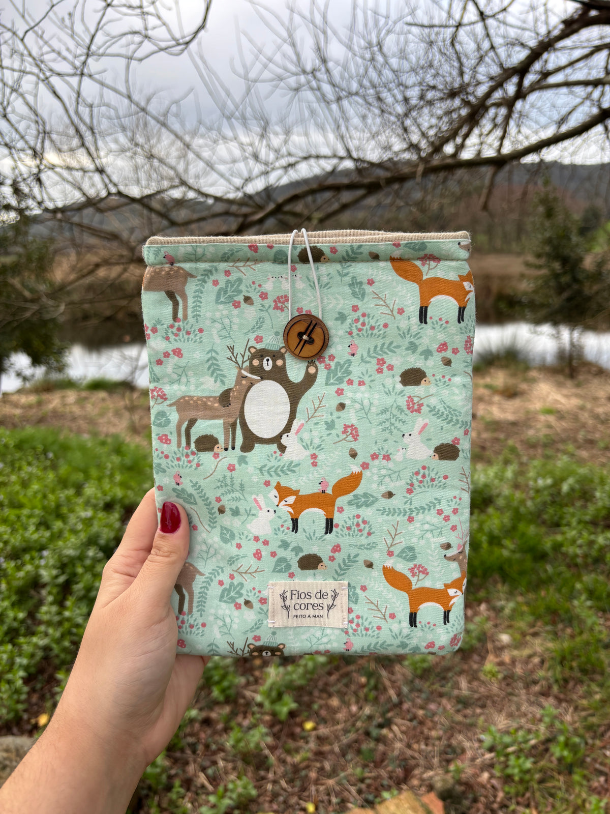 Funda libro botón